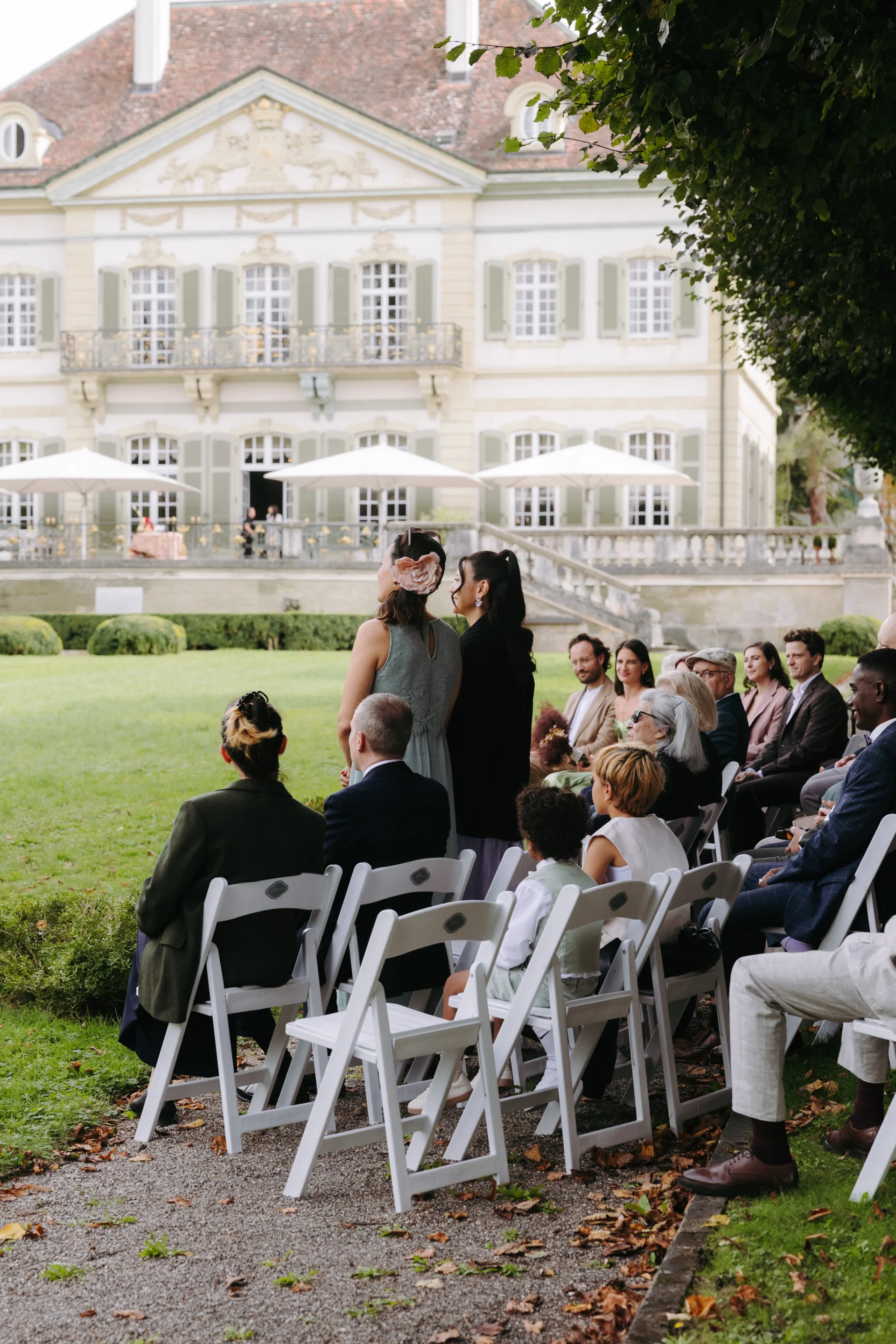 Glückliches Brautpaar beim Eheversprechen - Hochzeitsfotograf für unvergessliche Momente Schweiz