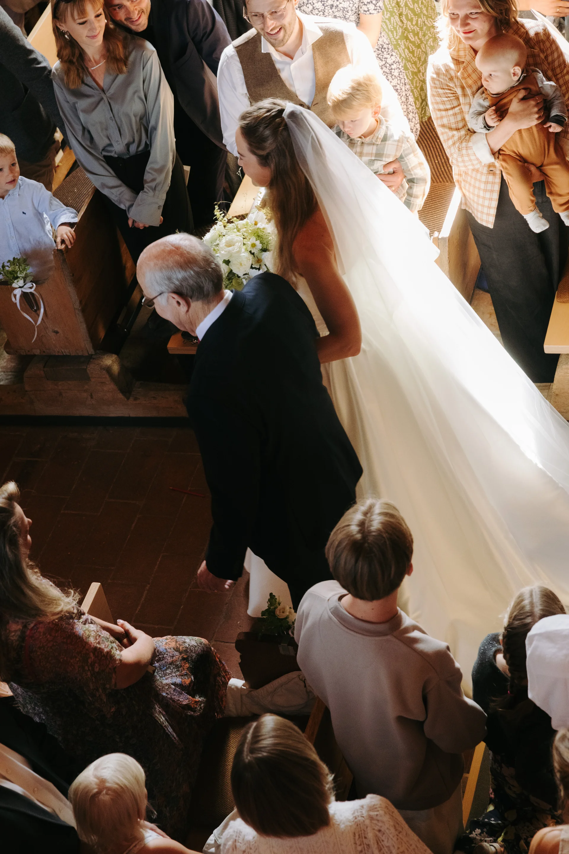Elegante Hochzeitstafel Dekoration - Hochzeitsreportage mit allen Details Schweiz